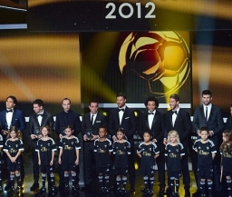 В символическую сборную вошли пять игроков из "Реала" и пять из "Барселоны"
