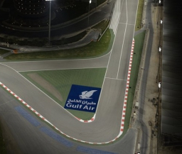 Руководство автодрома в Бахрейне назвало один из поворотов трека в честь Шумахера