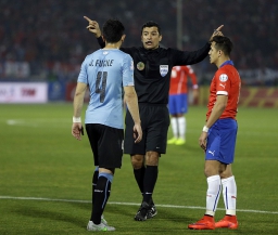 Защитник сборной Уругвая: у Санчеса проблемы с головой
