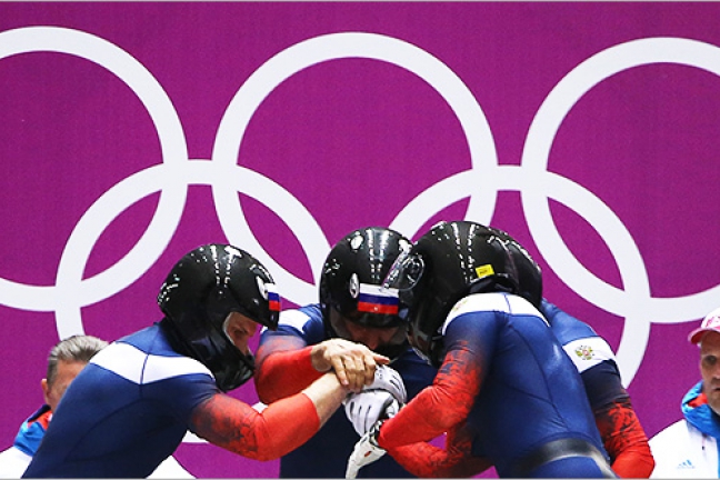 Экипаж Зубкова завоевал золотую медаль на Играх в Сочи-2014