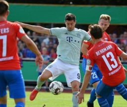 "Бавария" основным составом минимально переиграла "Дрохтерзен-Ассель"