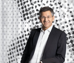 Босс компании Adidas назначен председателем наблюдательного совета "Баварии"