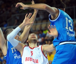 Россияне проиграли итальянцам в матче 1-го тура Евробаскета-2013