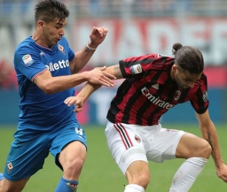 Милан потерпел домашнее поражение от Фиорентины