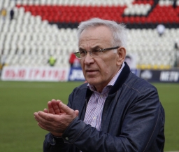 Гаджиев назвал стадион "Амкара" убогим