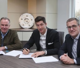 Официально: "Бавария" подписала новое соглашение с Левандовски