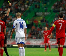 Роналду умышленно получил "горчичник" в матче с Израилем