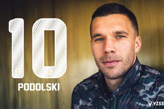 Официально: Подольски - игрок