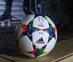 Adidas презентовал официальный мяч финала ЛЧ 2014/2015