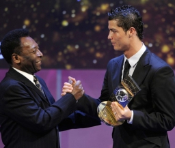 "Король футбола" считает, что лидер "Реала" должен был выиграть "Золотой мяч"
