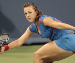 Павлюченкова выиграла у Саснович и вышла во второй круг турнира в Токио