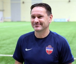 Аленичев стал лучшим тренером сентября в ФНЛ