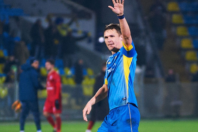 Бухаров покинул