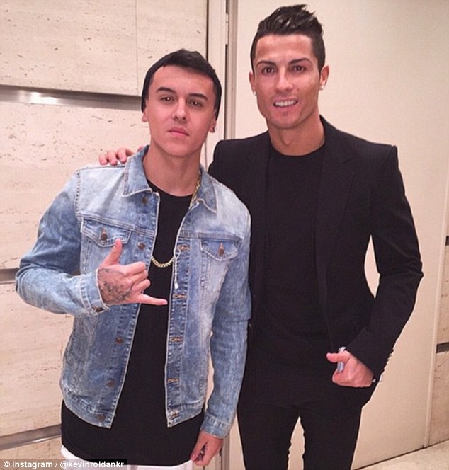 Певец с вечеринки Роналду заступился за форварда \"Реала\"