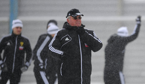 \"Анжи\" в контрольном матче проиграл \"Пахтакору\"