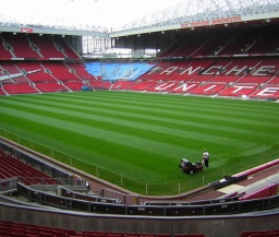 "Манчестер Юнайтед" сменит газон на "Олд Траффорд"