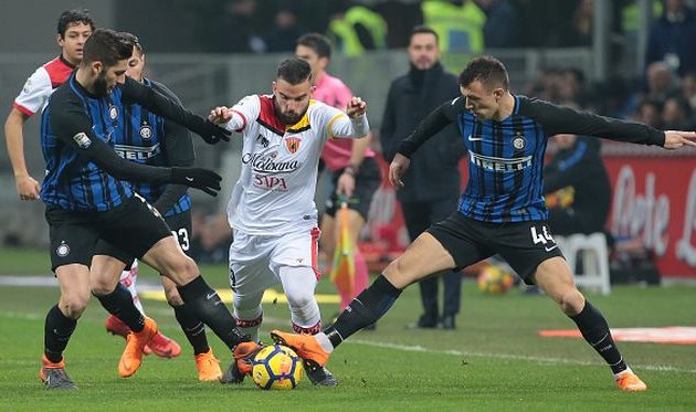 \"Интер\" большим числом обыграл \"Беневенто\"