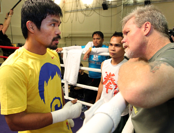 Команды Риоса и Пакьяо не поделили тренировочный зал и чуть не подрались
