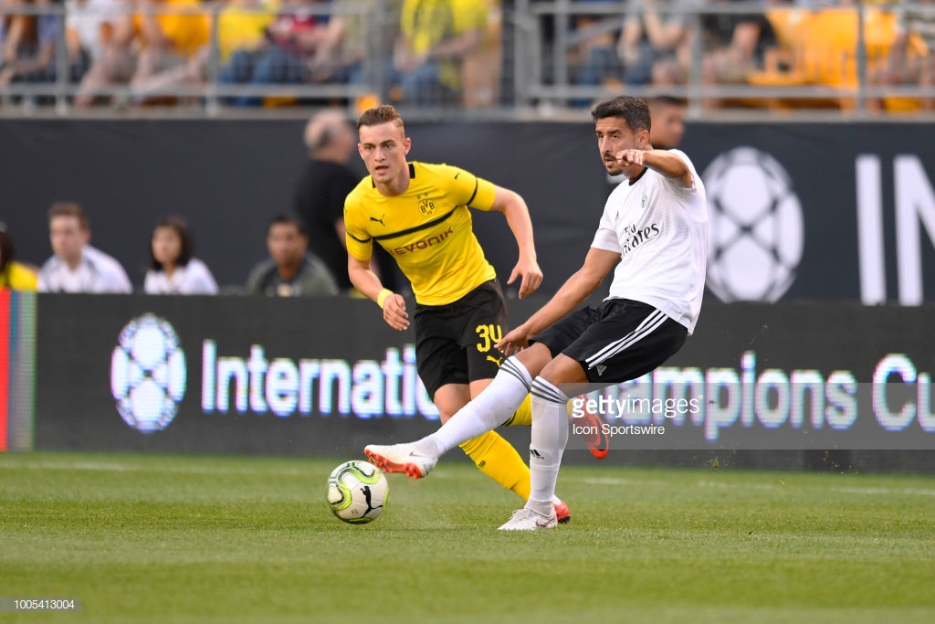 \"Бенфика\" переиграла \"Боруссию Дортмунд\" в серии пенальти