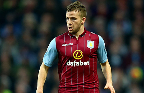 Официально: \"Эвертон\" подписал Клеверли