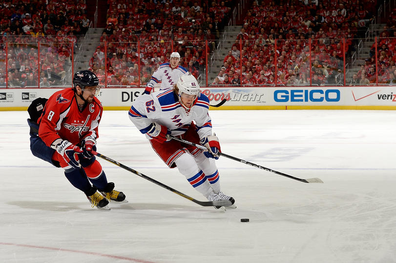 НХЛ. \"Бостон Брюинз\" и \"Нью-Йорк Рейнджерс\" вышли в четвертьфинал