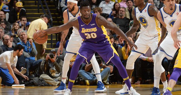 \"Лейкерс\" проиграли \"Голден Стэйт\"