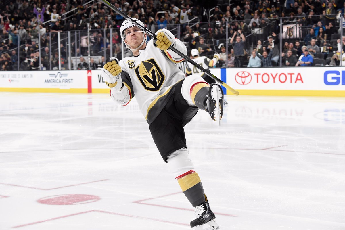 \"Вегас\" в овертайме обыграл \"Аризону\"