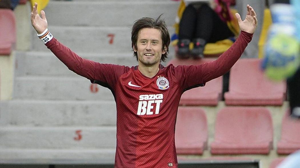 Росицки объявил о завершении карьеры