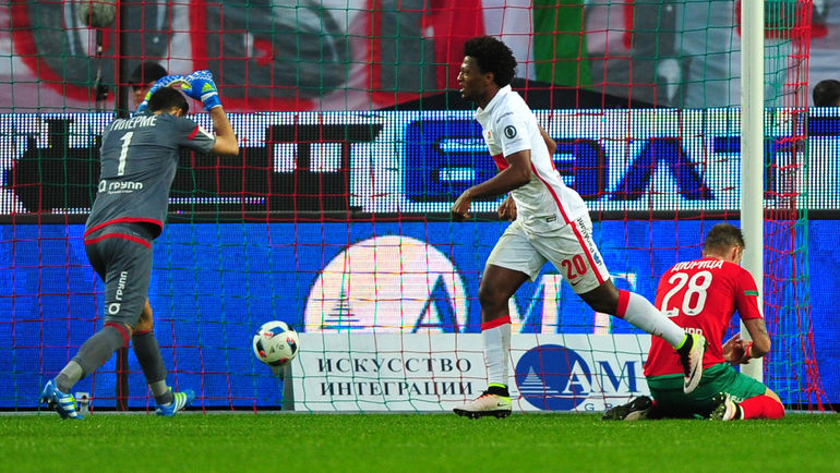 \"Локомотив\" в родных стенах уступил \"Спартаку\"