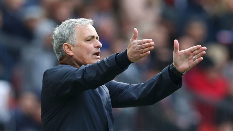 Моуринью надеется, что Феллайни останется в \"МЮ\"