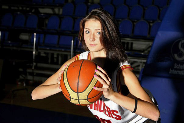 Карасева поздравили фотосетом