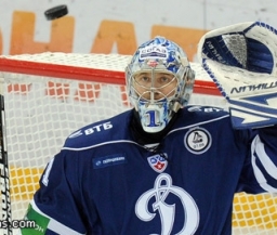Голкипер московского "Динамо" стал лучшим в своем амплуа в сезоне 2011-2012 гг.