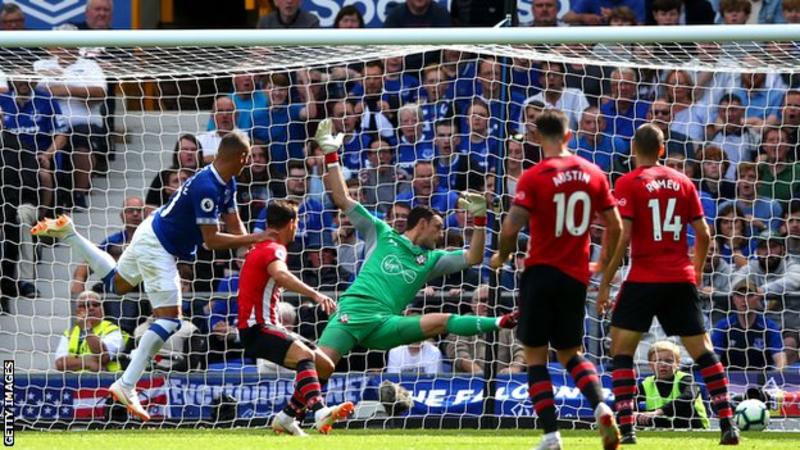 \"Эвертон\" переигрывает \"Саутгемптон\" у себя дома