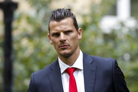 Ван Бюйтен объявил о завершении карьеры игрока