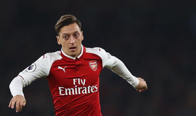 Озил может перейти в \"Манчестер Юнайтед\"