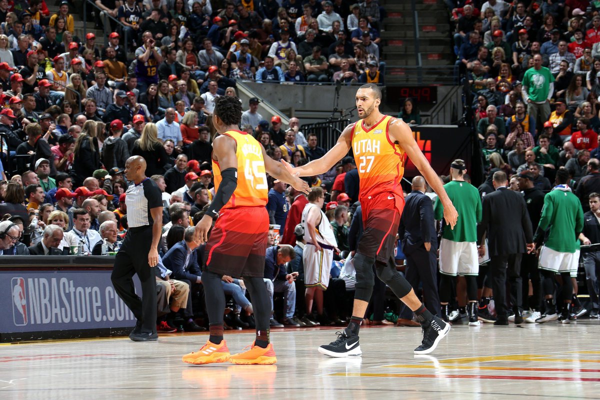 \"Юта\" оказалась сильнее \"Бостона\"