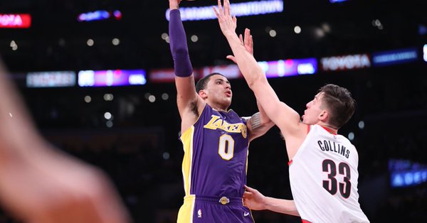 \"Лейкерс\" в борьбе уступили \"Портленду\"