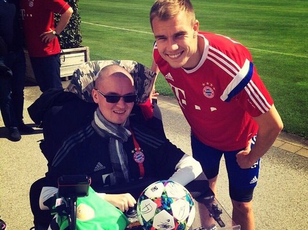 Бек \"Баварии\" Бадштубер пропустит до четырёх месяцев