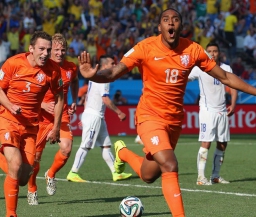 ЧМ-2014: сборная Нидерландов выиграла квартет B, Испания справилась с Австралией