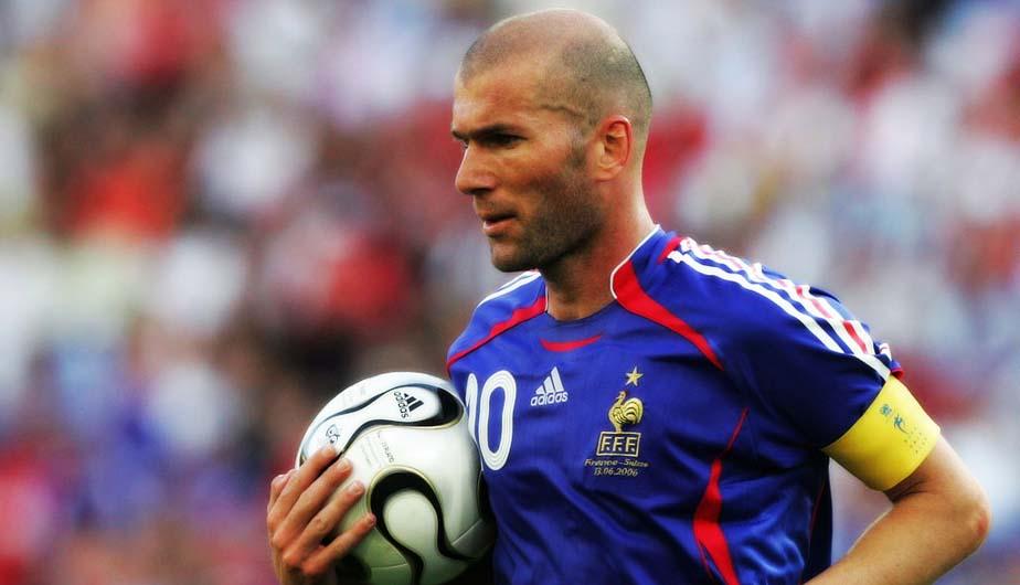 Зидан войдет в тренерский штаб \"Лос Бланкос\"