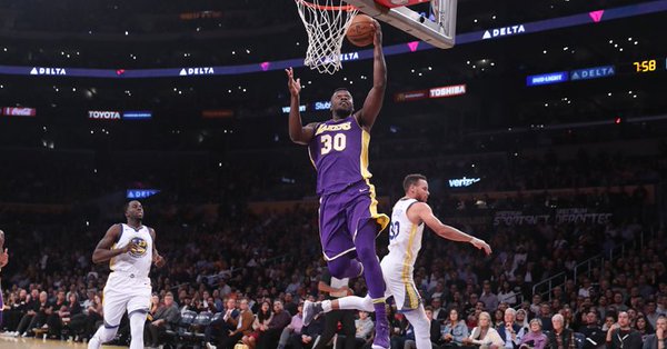 \"Лейкерс\" в овертайме уступили \"Голден Стейт\"