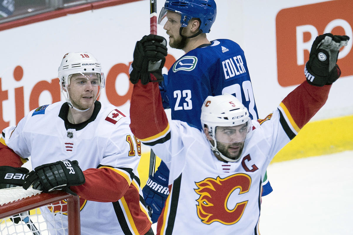 \"Ванкувер\" разгромно проиграл \"Калгари\"