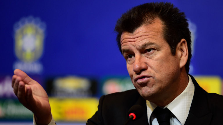 Дунга: играть против таких нападающих, как Кавани и Суарес, непросто