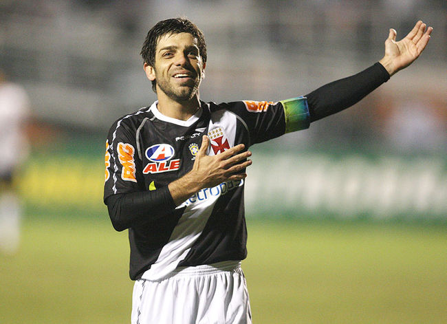 Лучший исполнитель стандартов в мировом футболе объявил о завершении карьеры