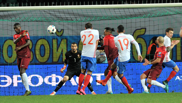 Россия в концовке дожимает Португалию