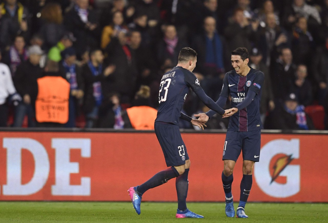 Лига Чемпионов: \"ПСЖ\" громит \"Барсу\",  Митроглу принес победу \"Бенфике\"