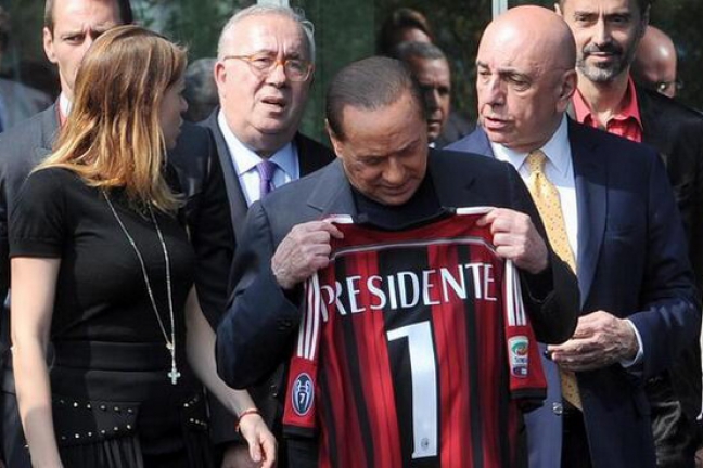 Берлускони хочет видеть молодой 