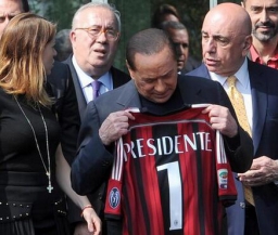 Берлускони хочет видеть молодой "итальянский "Милан"