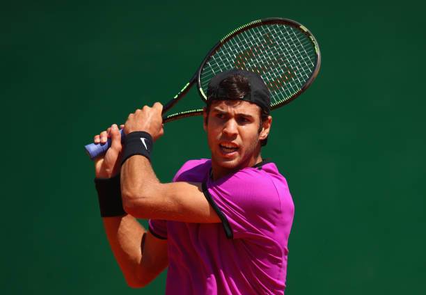 Хачанов пробился во второй раунд турнира в Гамбурге