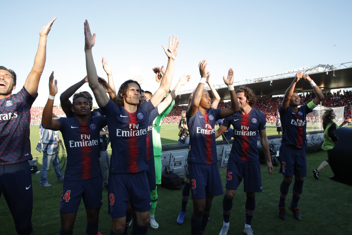 \"ПСЖ\" с трудом переиграл \"Ним\"